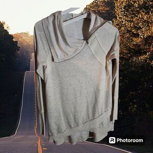 Maurices‎ Side Zip Pullover Size S